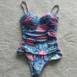Size 12 Lilly Pulitzer women’s one piece ruched swimsuit bathing suit EUC